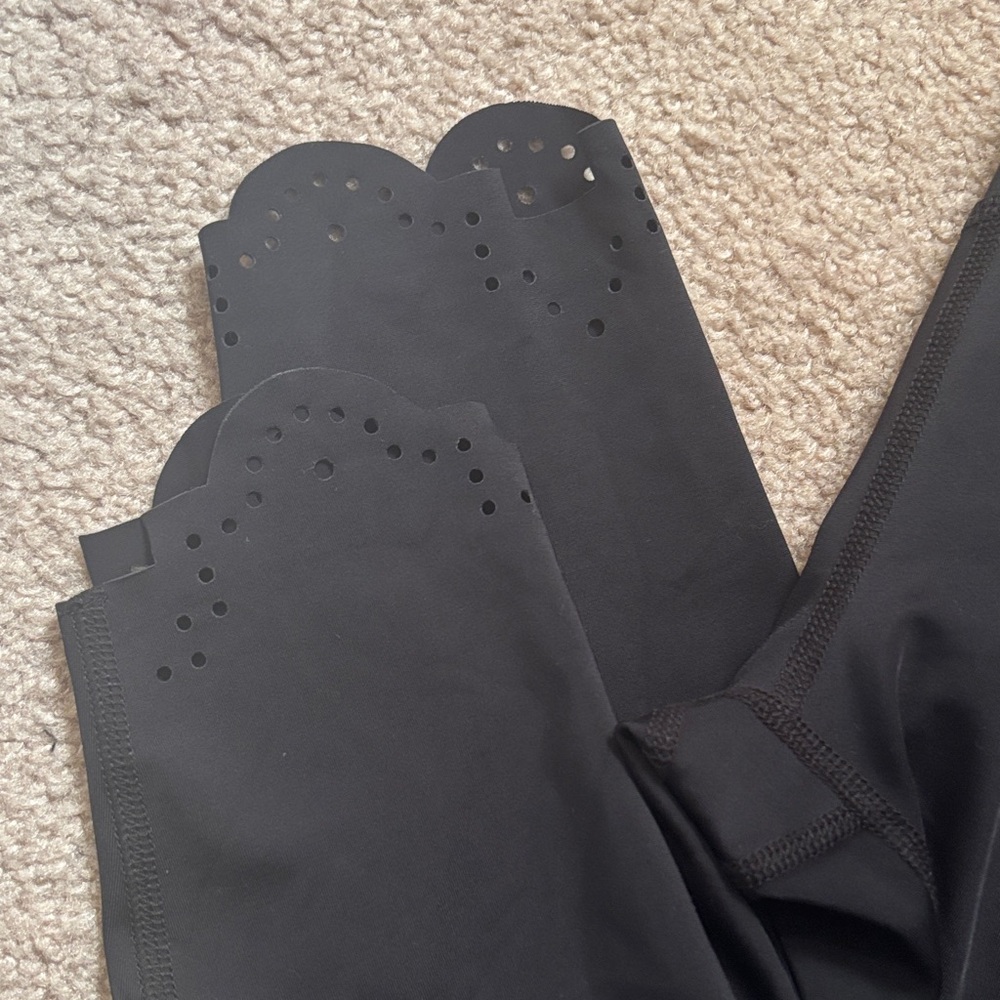 Beyond Yoga Black High-Waist Active Leggings - Picture 4 of 4